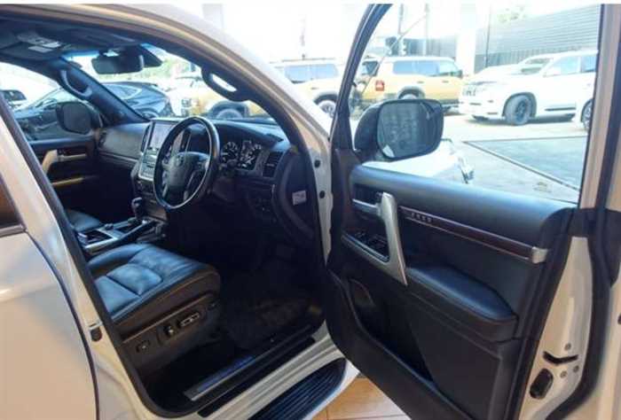 Used Toyota Land Cruiser 2020 ZX MODELISTA*REAR ENTERTAINMENT